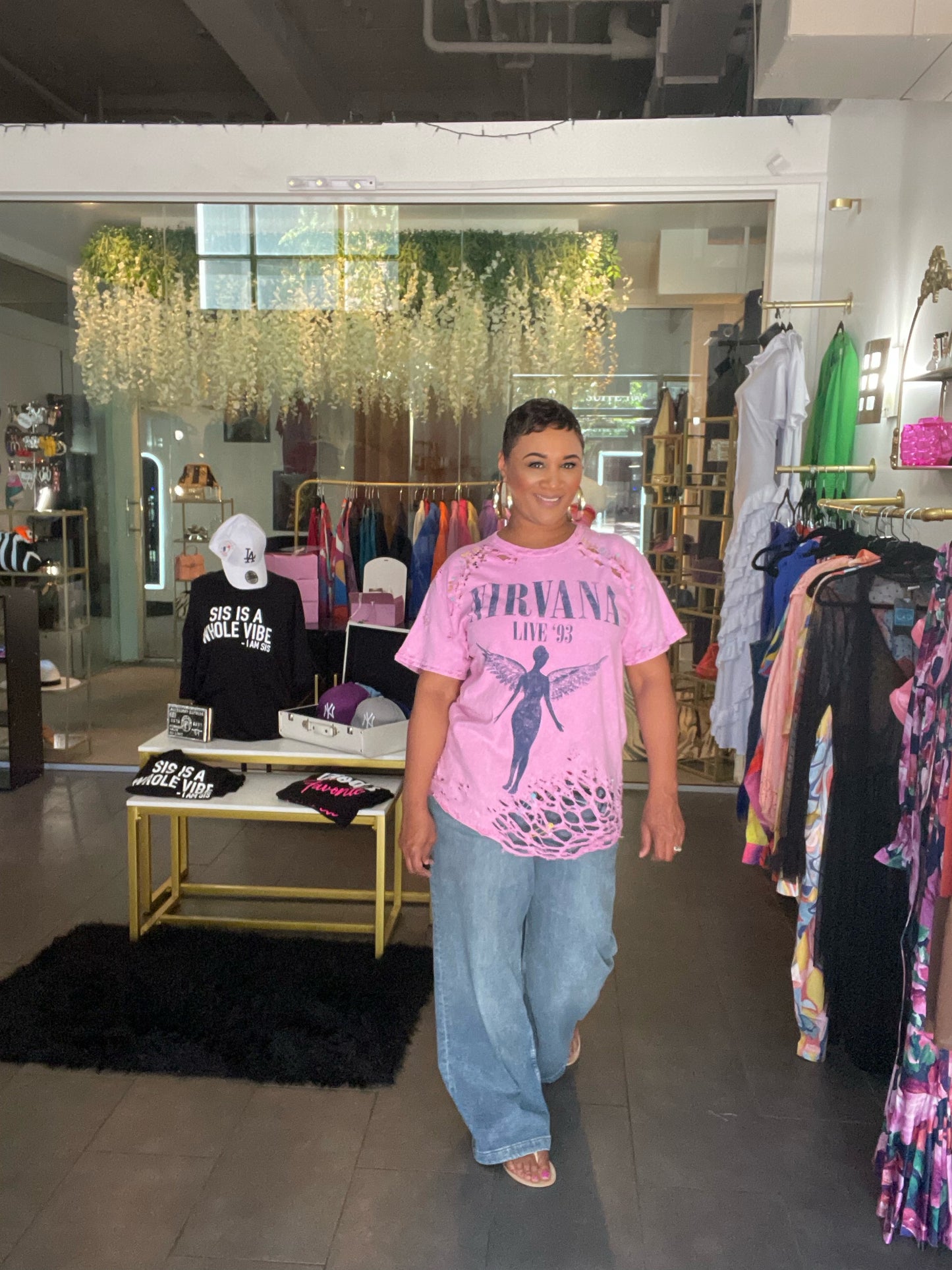Nirvana distressed t-shirt ( pink)