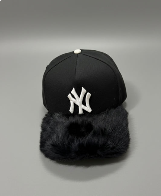 New York SnapBack fur cap ( black)